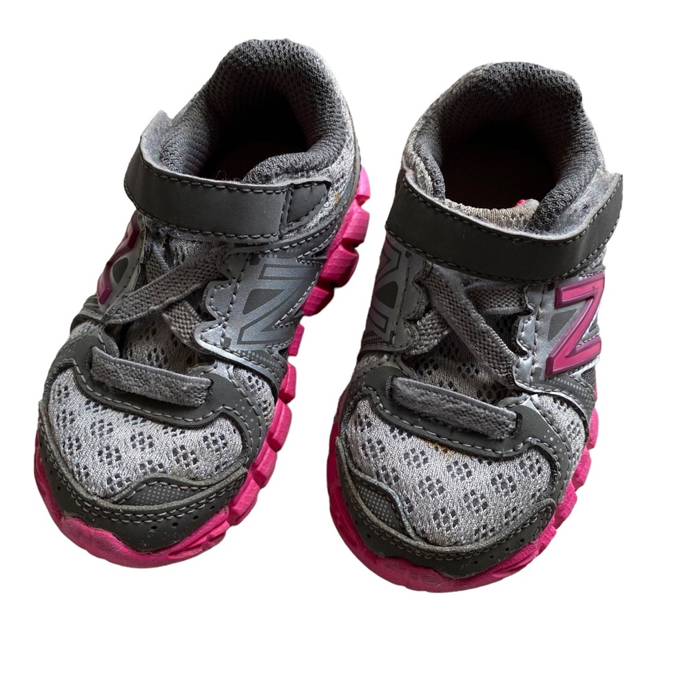 New Balance Sneakers Velcro No Tie Toddler Shoes Size 3